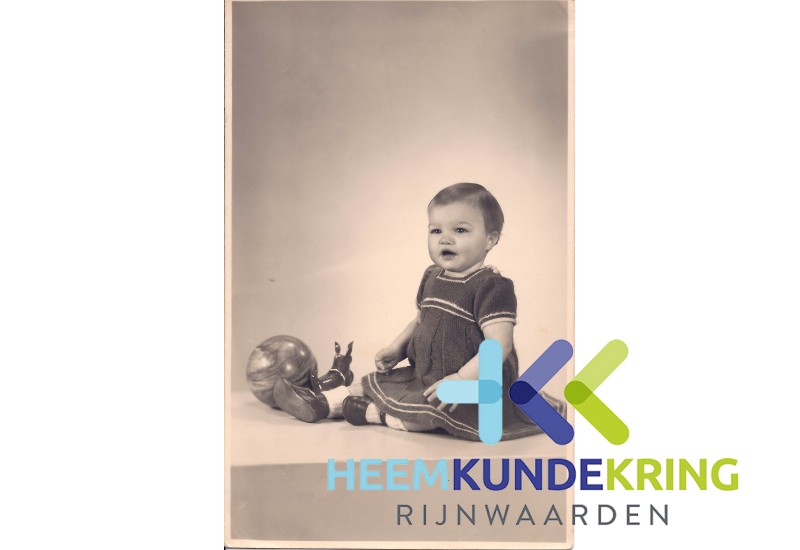 Dora van Marwijk 2-3-1949 geschonken door M. Wolsink Fam. Wolsink Lobith Coll. HKR (4)